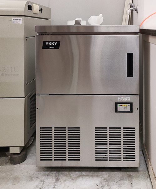 雪花制冰機.jpg 雪花制冰機.jpg