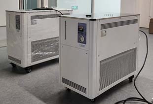 雙回路雙防護：兩進兩出精密冷水機技術(shù)解析